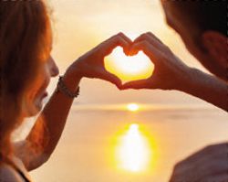 Couple formant un cœur